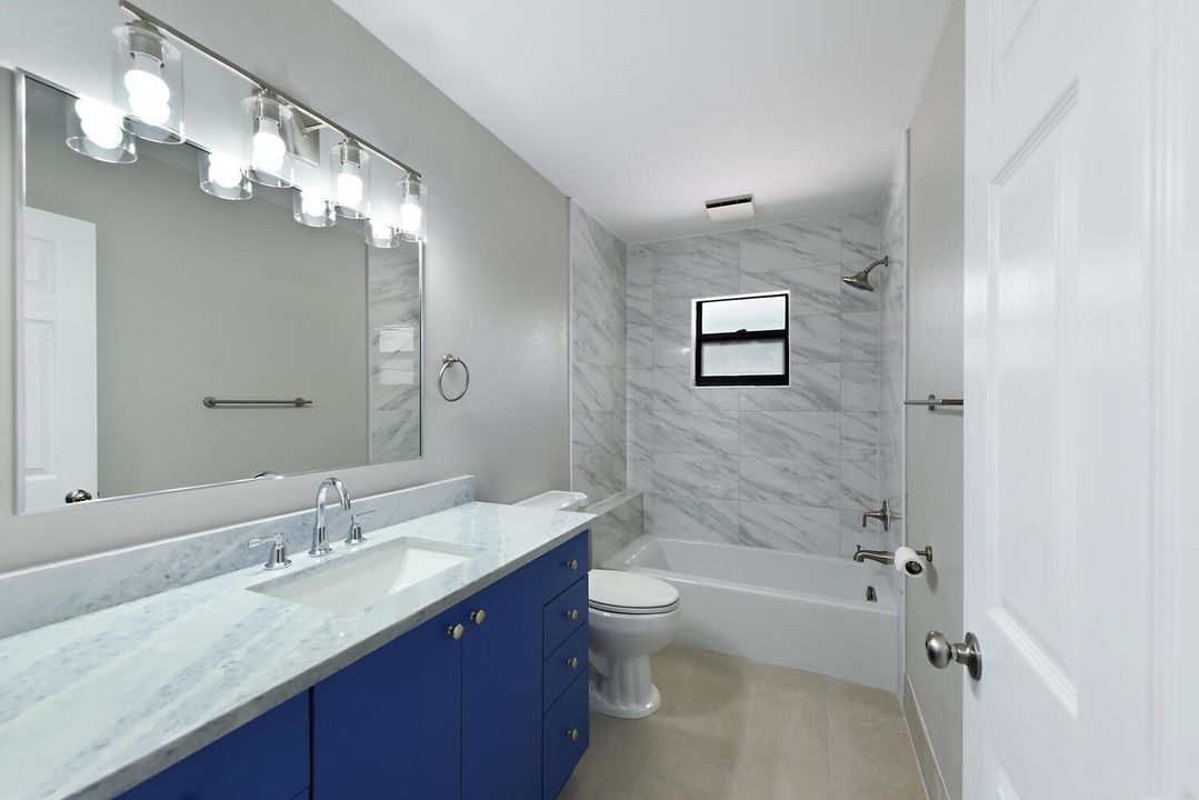 13442 Northumberland Cir-large-018-017-1