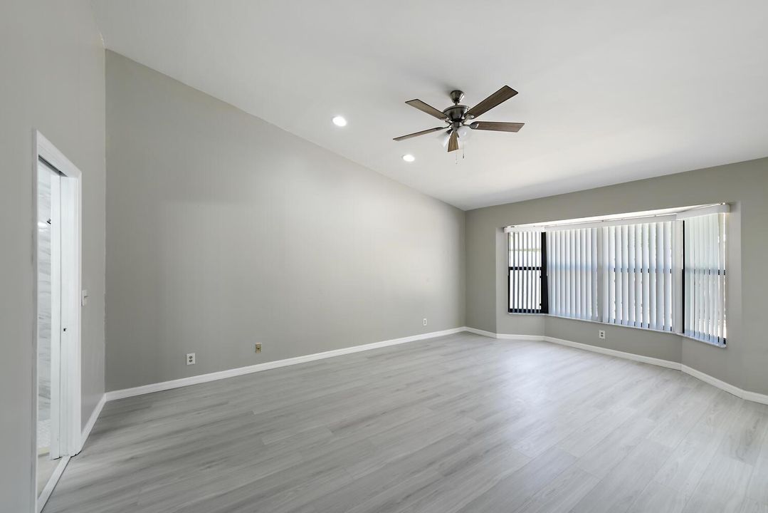 13442 Northumberland Cir-large-019-027-1