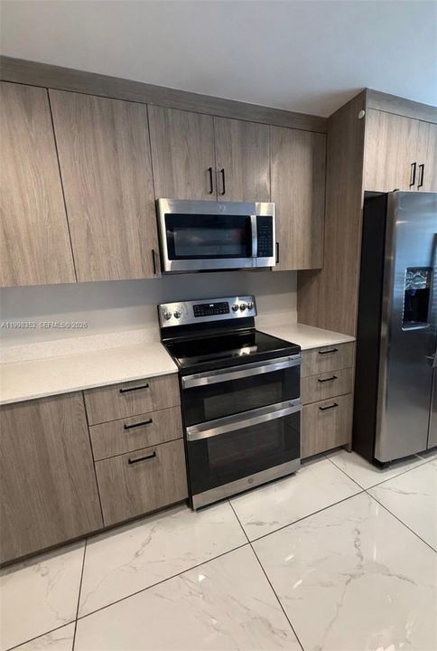 На продажу: $405,000 (4 спален, 3 ванн, 1398 Квадратных фут)
