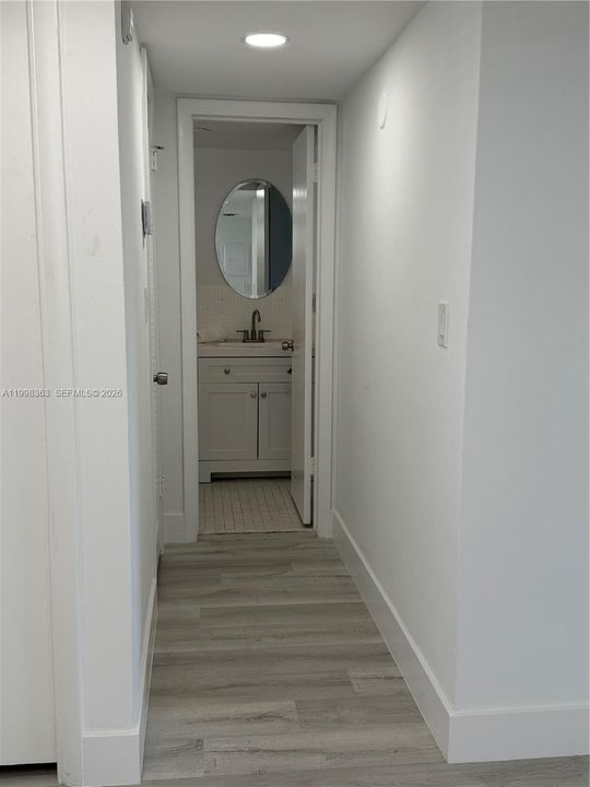 For Sale: $170,000 (1 beds, 1 baths, 763 Square Feet)