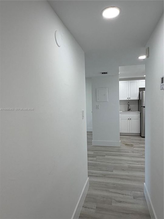 For Sale: $170,000 (1 beds, 1 baths, 763 Square Feet)