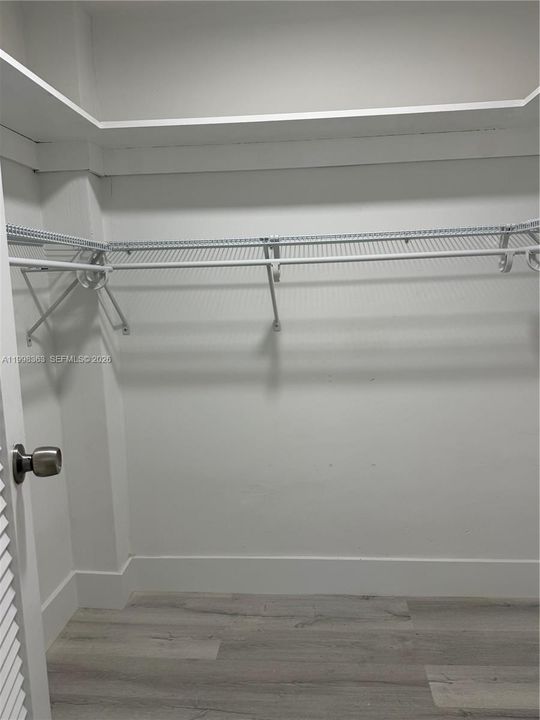 For Sale: $170,000 (1 beds, 1 baths, 763 Square Feet)