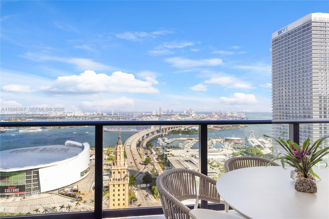 For Sale: $1,275,000 (3 beds, 3 baths, 1633 Square Feet)