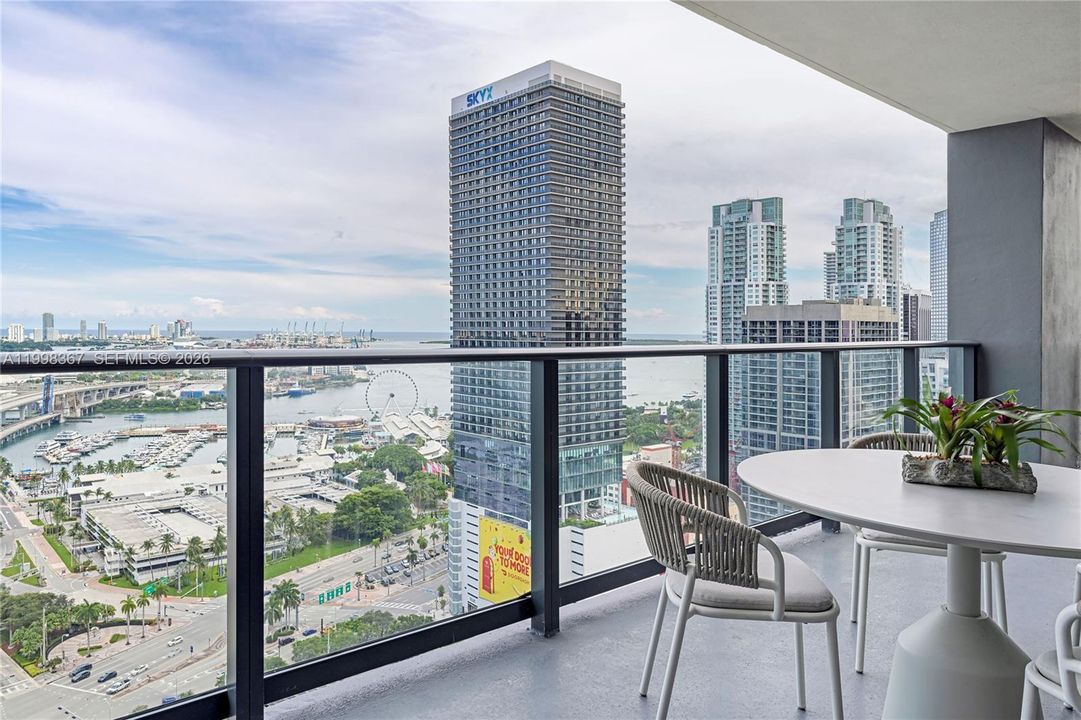 For Sale: $1,275,000 (3 beds, 3 baths, 1633 Square Feet)
