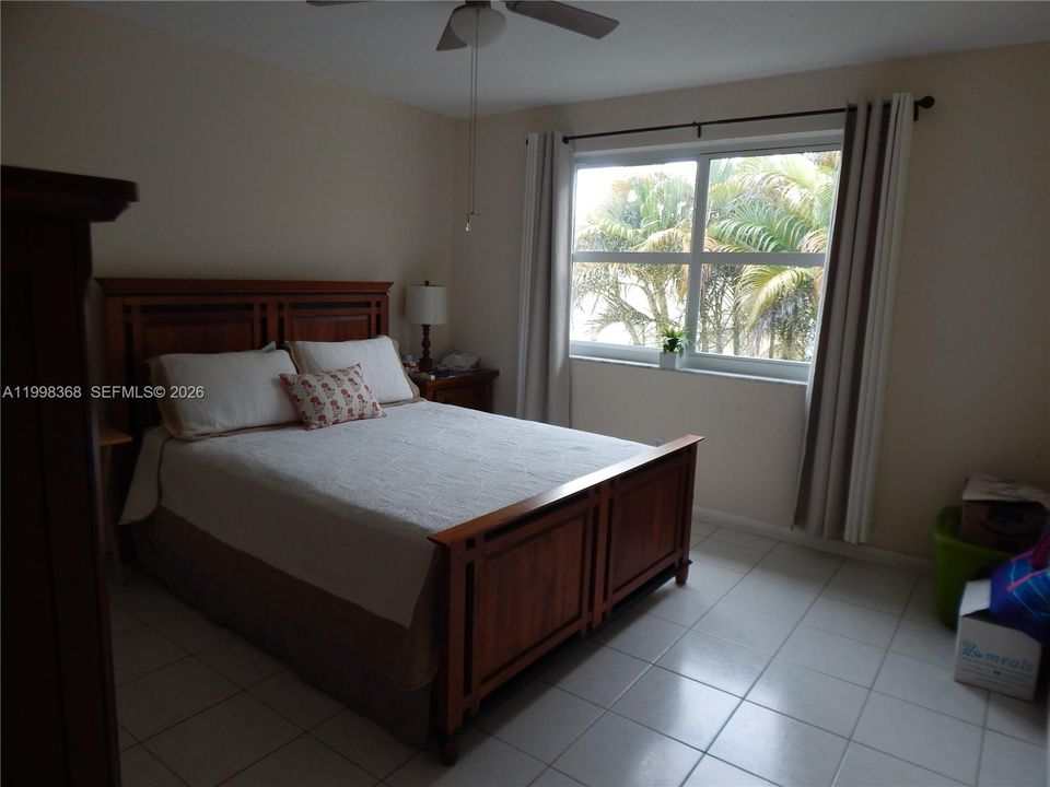 Active With Contract: $299,000 (2 beds, 2 baths, 1060 Square Feet)