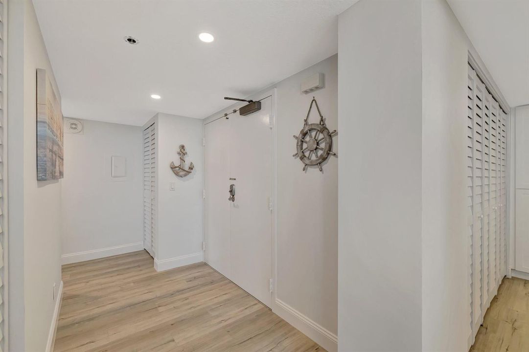 1102 Entryway 2