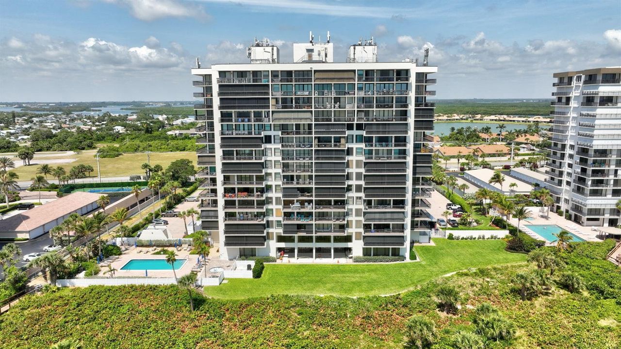 Closeup of Oceanside of bldg