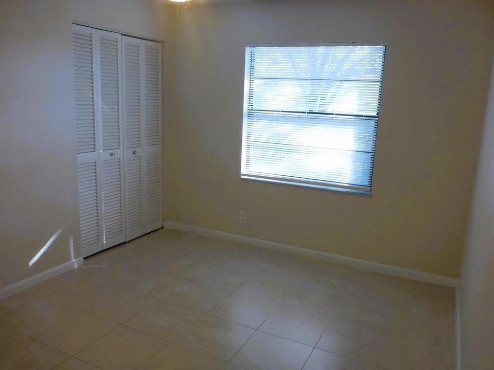 Jupiter Lakes guest bedroom 3