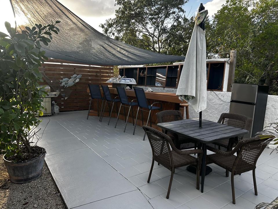 LANTANA LANE PATIO