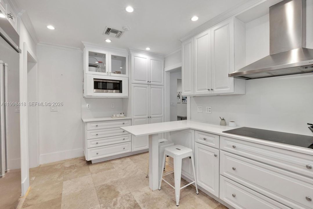 В аренду: $22,500 (5 спален, 5 ванн, 4154 Квадратных фут)