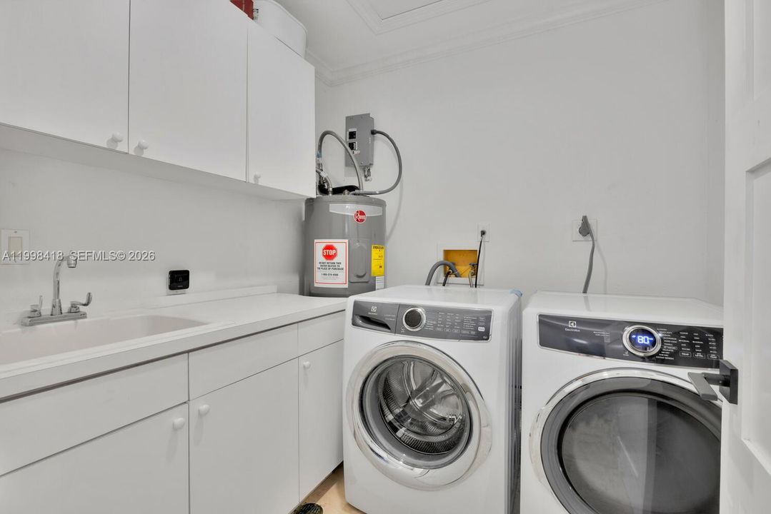В аренду: $22,500 (5 спален, 5 ванн, 4154 Квадратных фут)