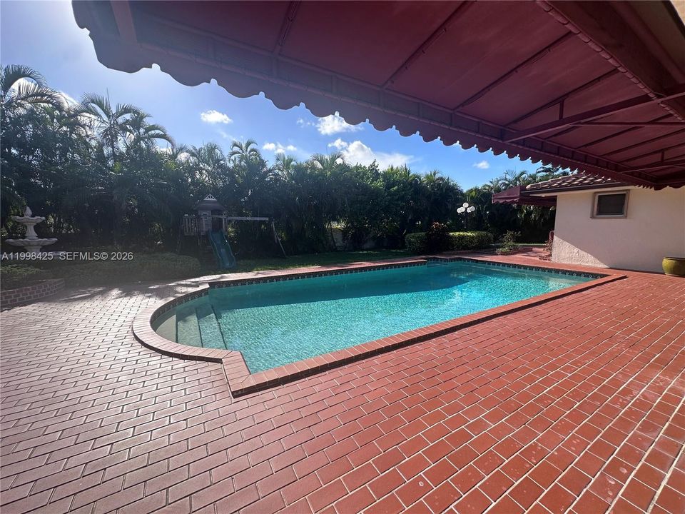 For Rent: $5,400 (4 beds, 3 baths, 3152 Square Feet)