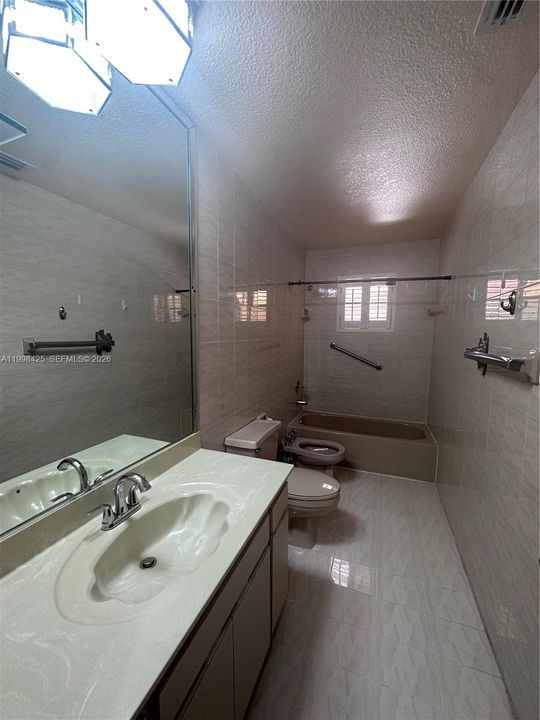 For Rent: $5,400 (4 beds, 3 baths, 3152 Square Feet)