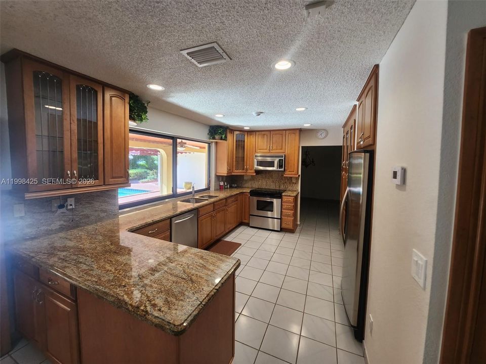 For Rent: $5,400 (4 beds, 3 baths, 3152 Square Feet)