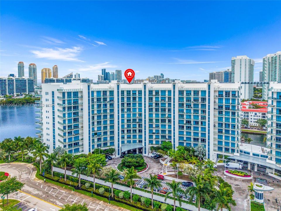 Недавно продано: $1,699,000 (4 спален, 5 ванн, 2559 Квадратных фут)