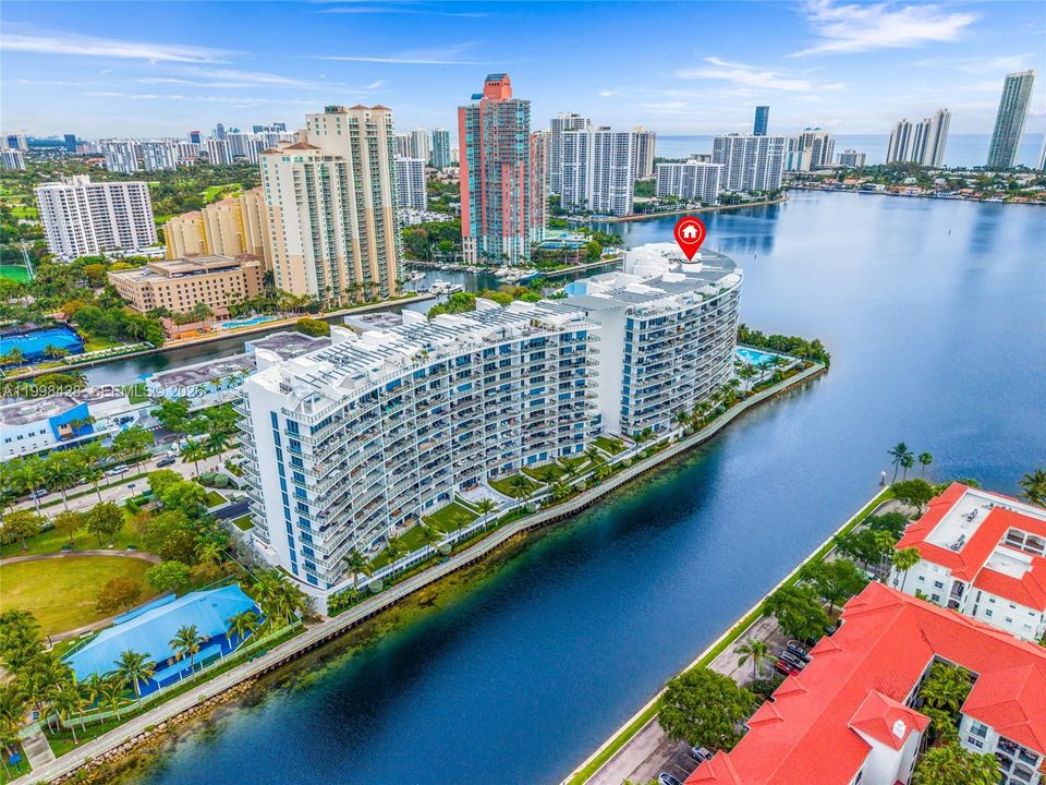 Недавно продано: $1,699,000 (4 спален, 5 ванн, 2559 Квадратных фут)