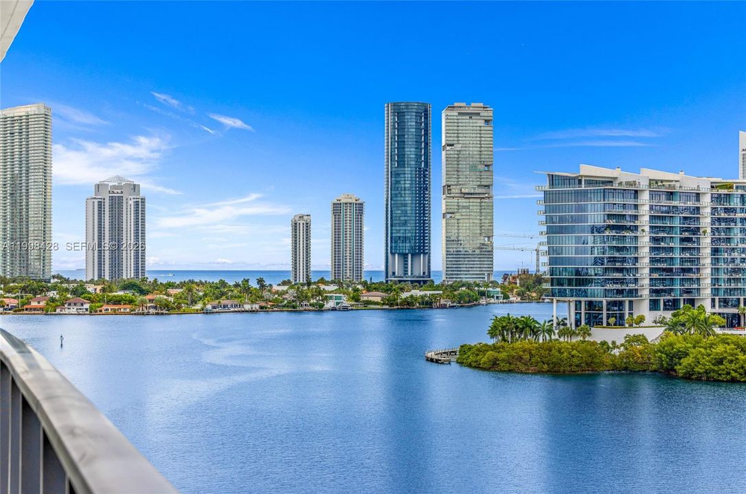 Недавно продано: $1,699,000 (4 спален, 5 ванн, 2559 Квадратных фут)