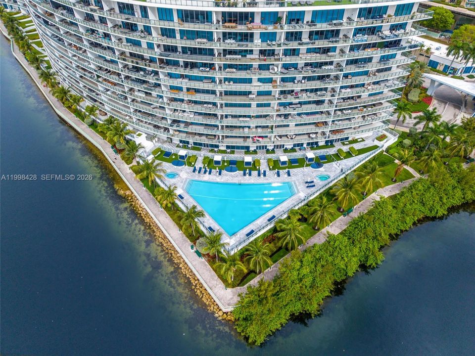 Недавно продано: $1,699,000 (4 спален, 5 ванн, 2559 Квадратных фут)