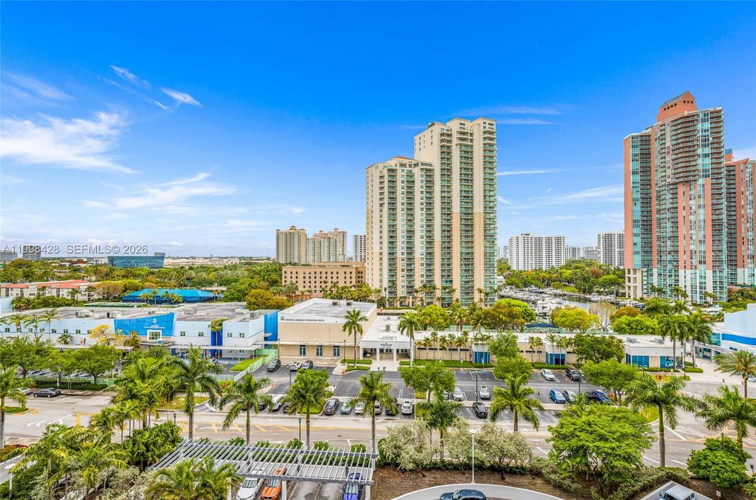 Недавно продано: $1,699,000 (4 спален, 5 ванн, 2559 Квадратных фут)