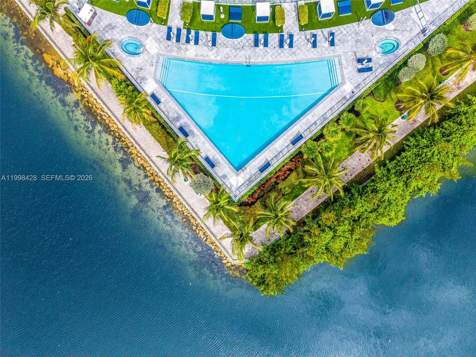 Недавно продано: $1,699,000 (4 спален, 5 ванн, 2559 Квадратных фут)