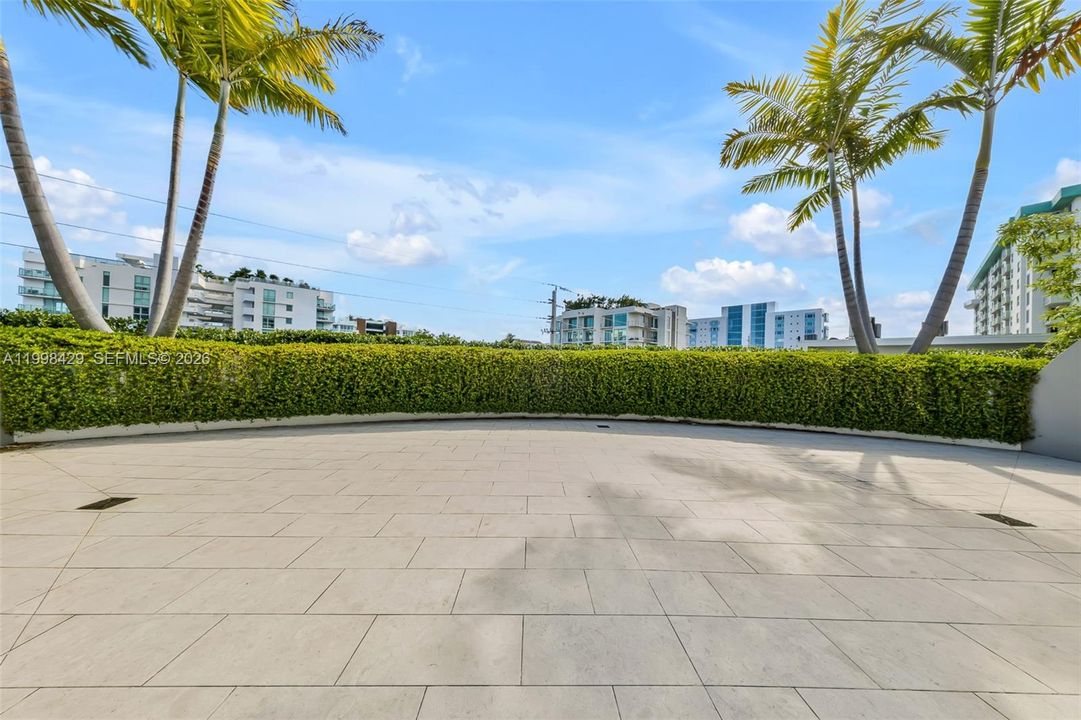3001 SF Terrace