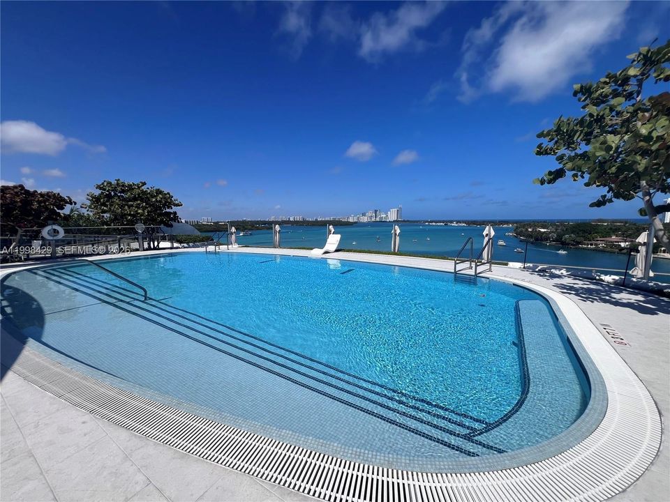 For Sale: $4,695,000 (4 beds, 4 baths, 3328 Square Feet)
