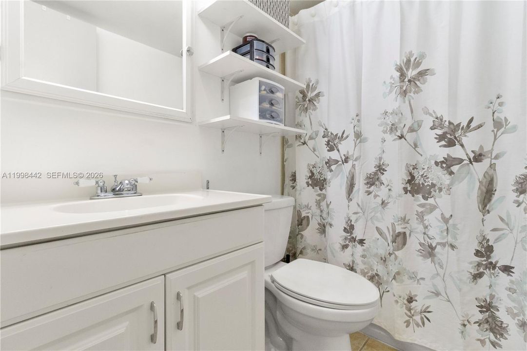 Vendido Recientemente: $259,000 (2 camas, 2 baños, 1026 Pies cuadrados)