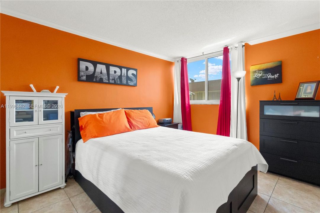 Vendido Recientemente: $259,000 (2 camas, 2 baños, 1026 Pies cuadrados)