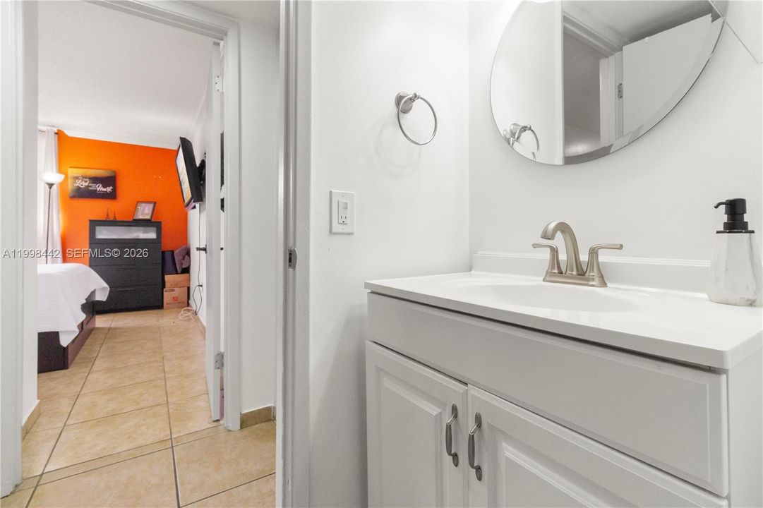 Vendido Recientemente: $259,000 (2 camas, 2 baños, 1026 Pies cuadrados)