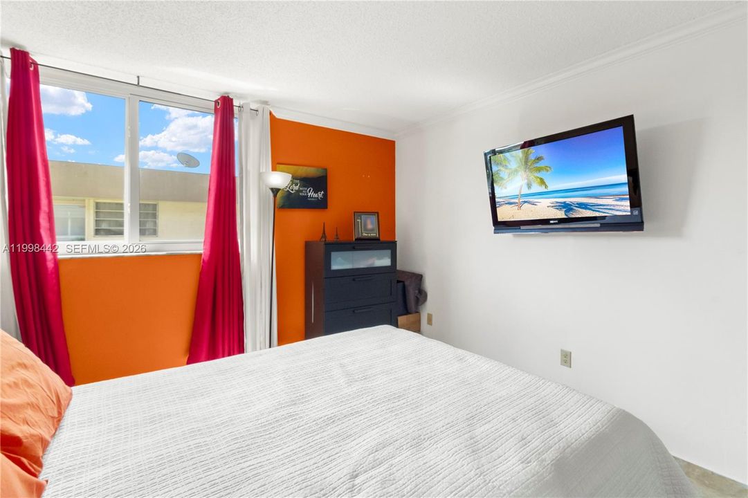 Vendido Recientemente: $259,000 (2 camas, 2 baños, 1026 Pies cuadrados)