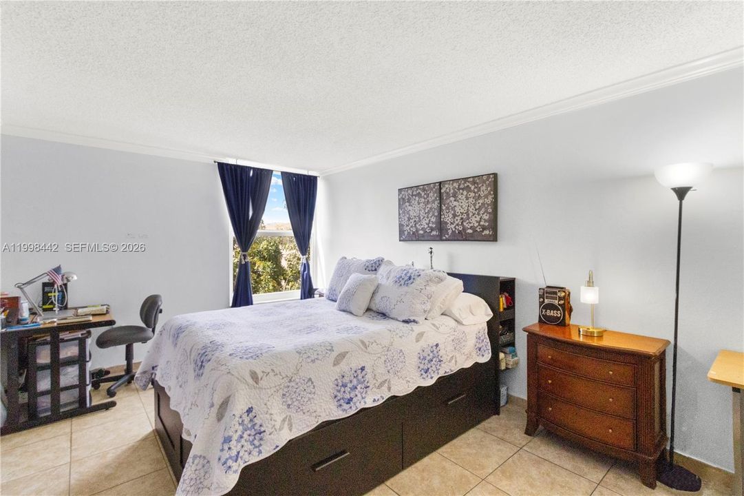 Vendido Recientemente: $259,000 (2 camas, 2 baños, 1026 Pies cuadrados)