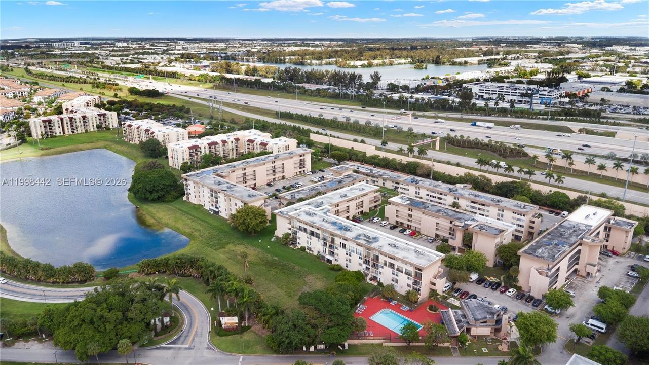 Vendido Recientemente: $259,000 (2 camas, 2 baños, 1026 Pies cuadrados)