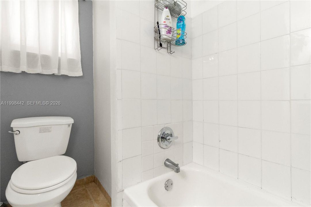 Vendido Recientemente: $259,000 (2 camas, 2 baños, 1026 Pies cuadrados)