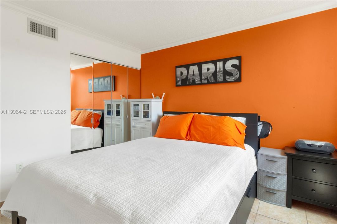 Vendido Recientemente: $259,000 (2 camas, 2 baños, 1026 Pies cuadrados)