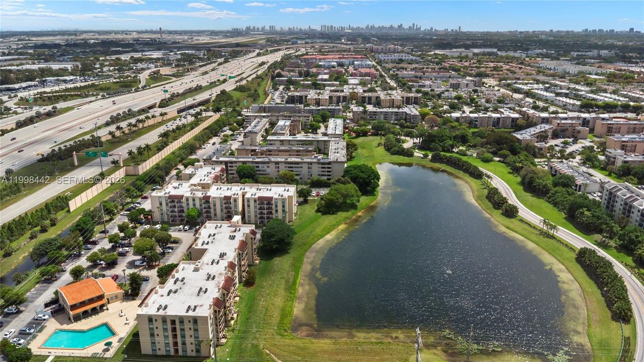Vendido Recientemente: $259,000 (2 camas, 2 baños, 1026 Pies cuadrados)