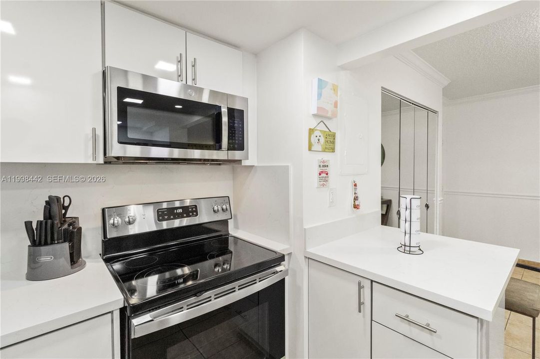 Vendido Recientemente: $259,000 (2 camas, 2 baños, 1026 Pies cuadrados)
