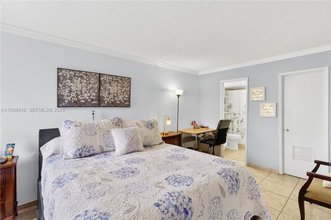 Vendido Recientemente: $259,000 (2 camas, 2 baños, 1026 Pies cuadrados)