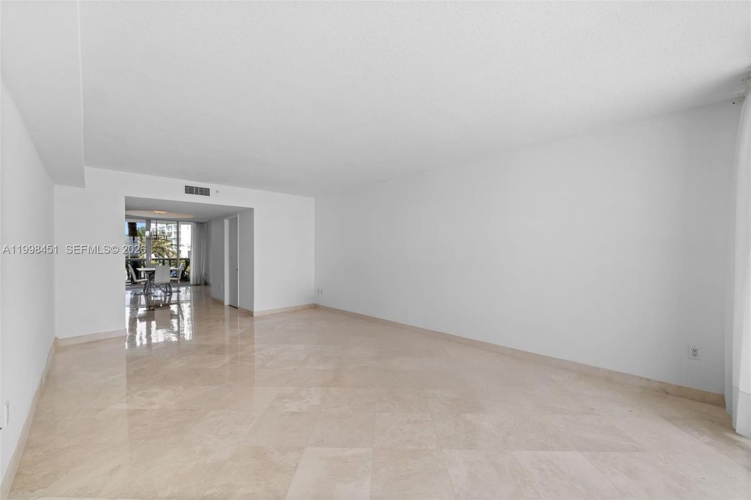 For Sale: $1,329,000 (2 beds, 2 baths, 1590 Square Feet)