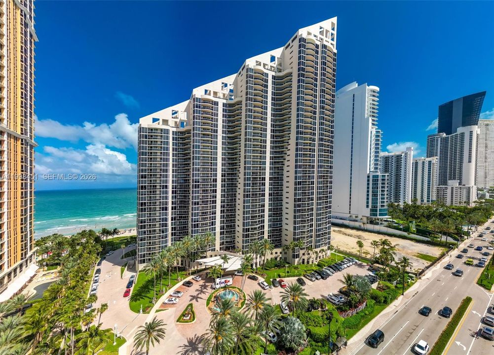 For Sale: $1,329,000 (2 beds, 2 baths, 1590 Square Feet)