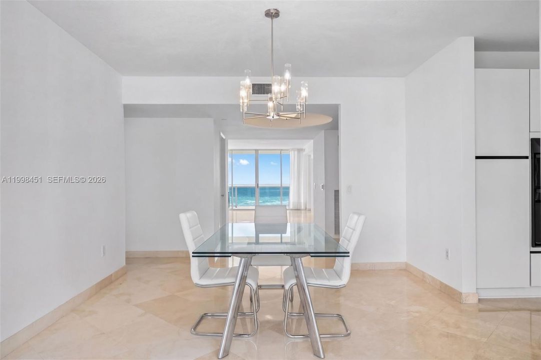 For Sale: $1,329,000 (2 beds, 2 baths, 1590 Square Feet)