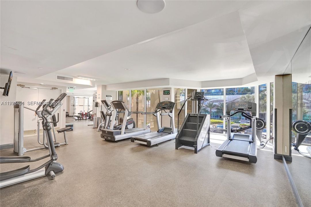 For Sale: $1,329,000 (2 beds, 2 baths, 1590 Square Feet)