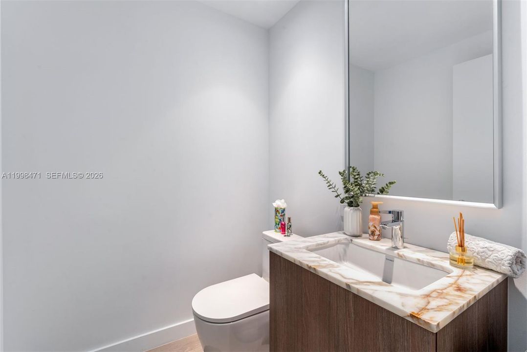For Sale: $2,350,000 (2 beds, 2 baths, 1357 Square Feet)