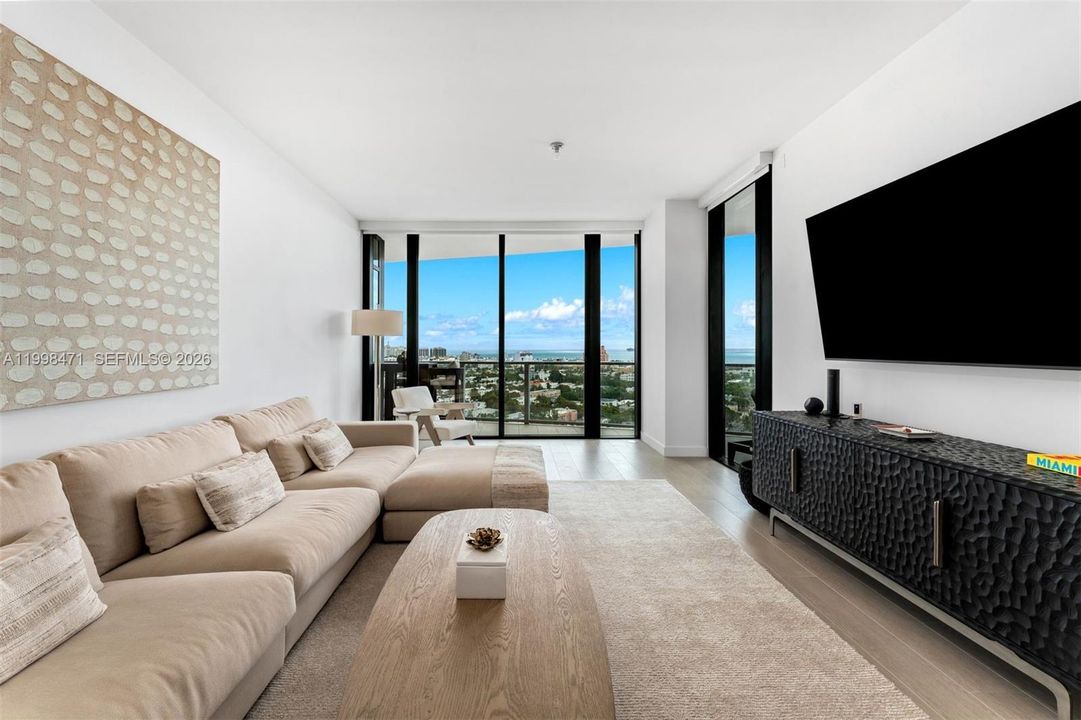 For Sale: $2,350,000 (2 beds, 2 baths, 1357 Square Feet)