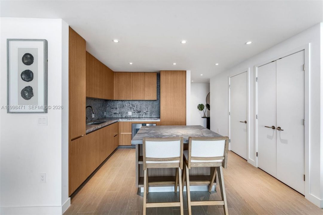 For Sale: $2,350,000 (2 beds, 2 baths, 1357 Square Feet)