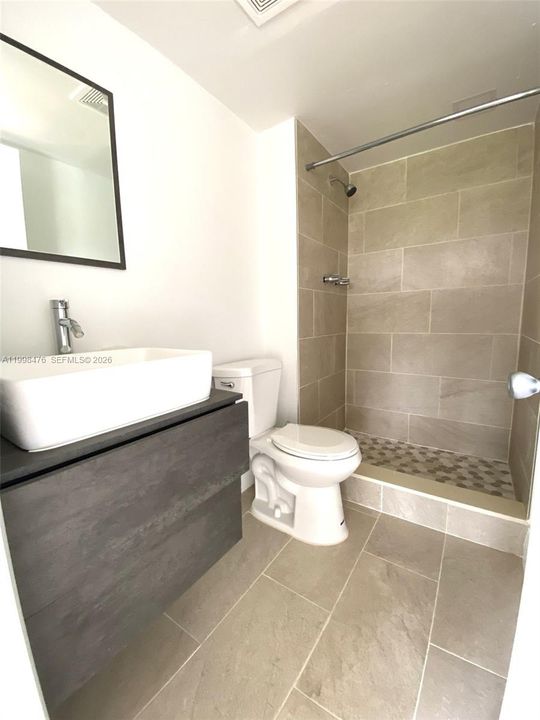 For Sale: $149,000 (2 beds, 2 baths, 1036 Square Feet)