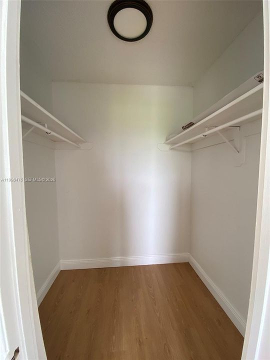 For Sale: $149,000 (2 beds, 2 baths, 1036 Square Feet)