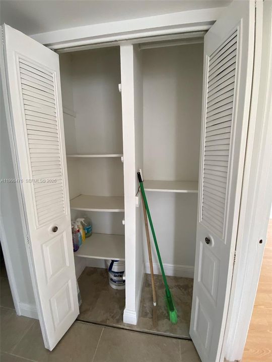 For Sale: $149,000 (2 beds, 2 baths, 1036 Square Feet)