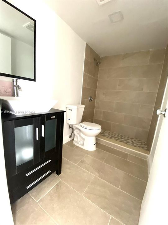 For Sale: $149,000 (2 beds, 2 baths, 1036 Square Feet)