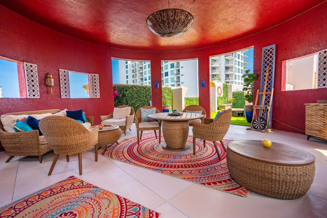 ROOFTOP PATIO