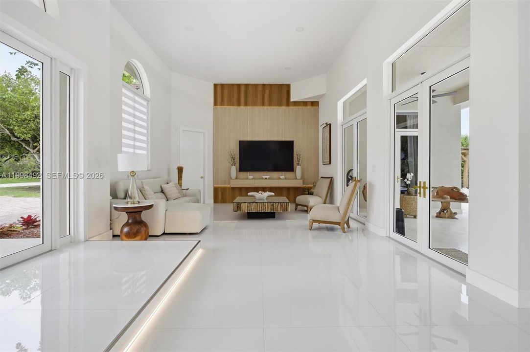 На продажу: $2,599,000 (4 спален, 3 ванн, 2748 Квадратных фут)